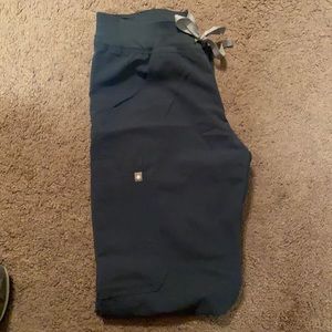 FIGS xs scrub pants, Kade cargo style